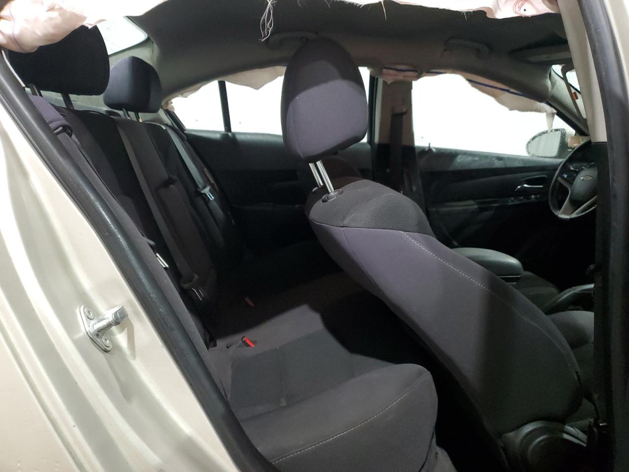 2014 Chevrolet Cruze - Image 10