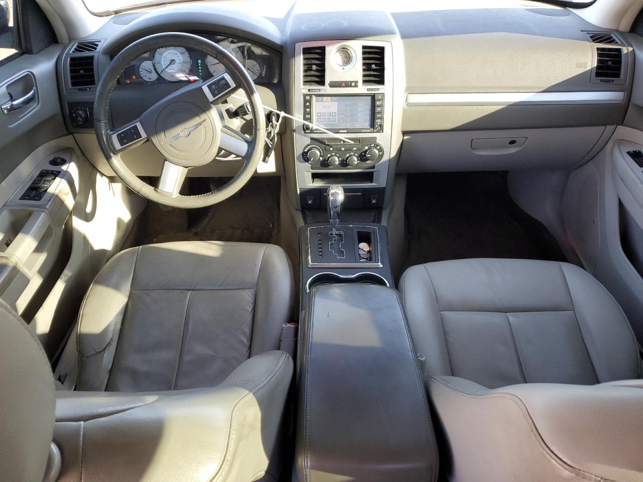 2010 Chrysler 300 - Image 8