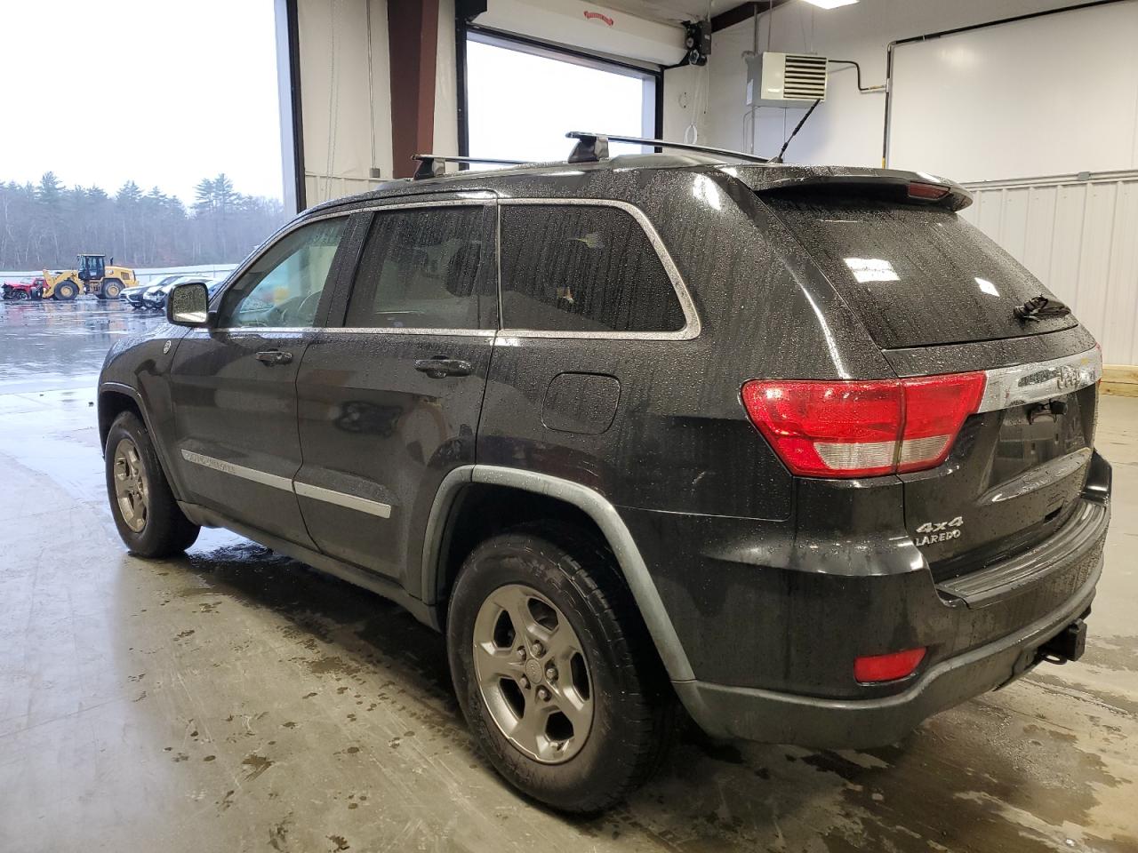 2011 Jeep Grand Cherokee - Image 2