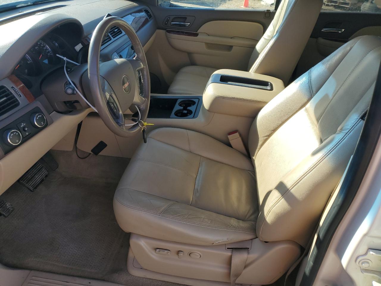 2012 GMC Yukon - Image 7