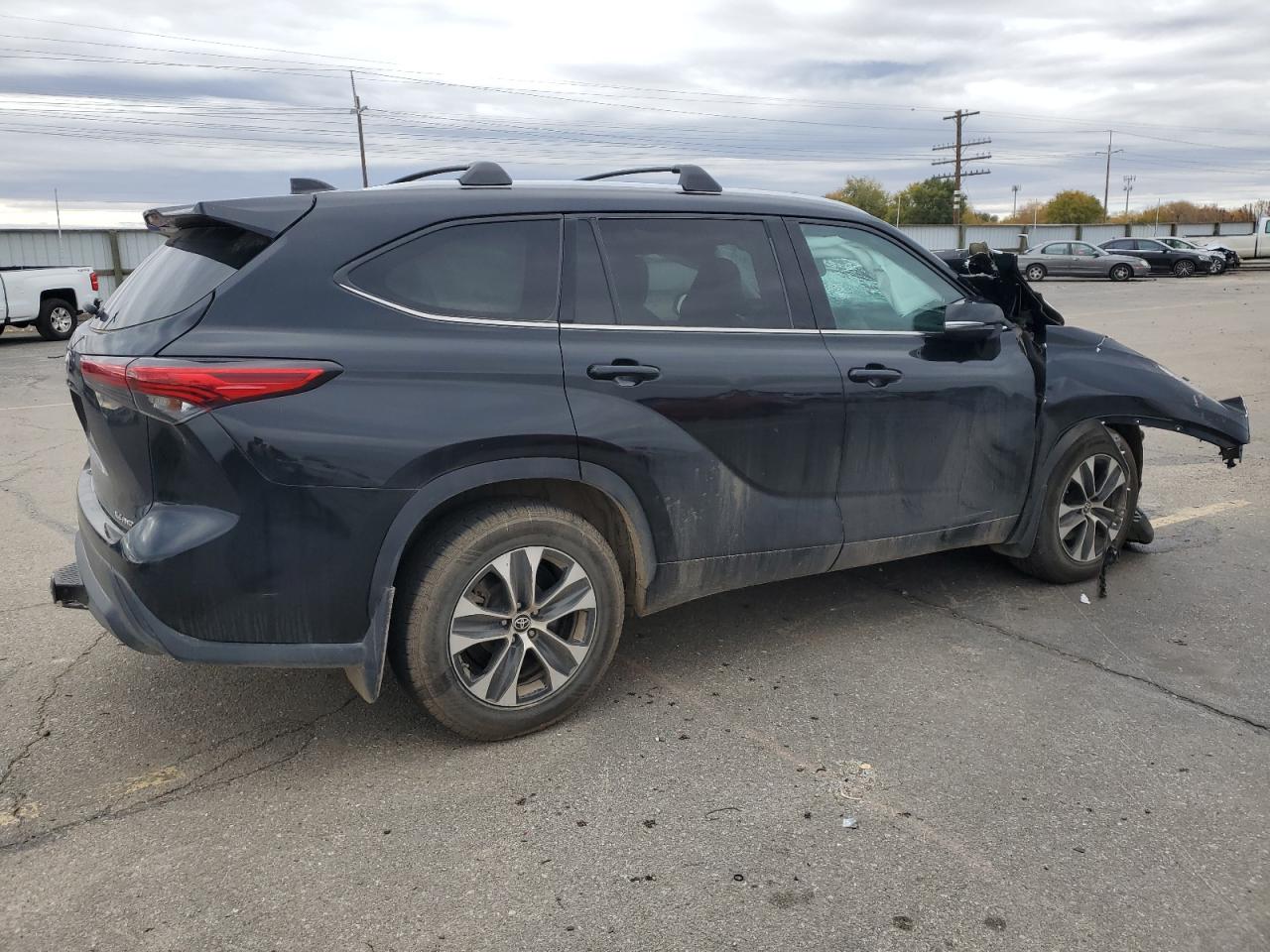 2020 Toyota Highlander - Image 3