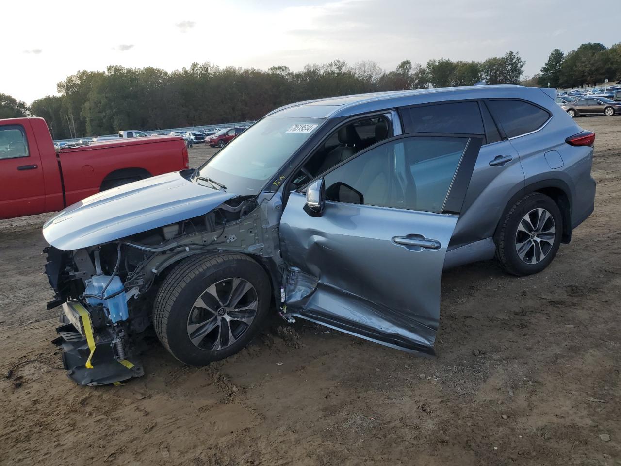 2021 Toyota Highlander - Image 1