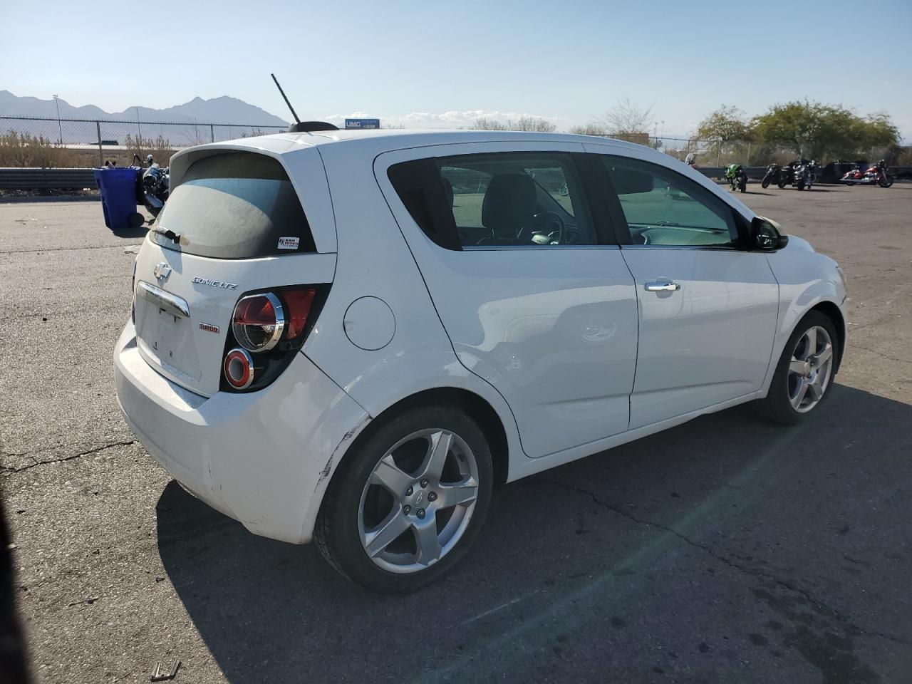 VIN 1G1JE6SB1F4212584 2015 CHEVROLET SONIC no.3