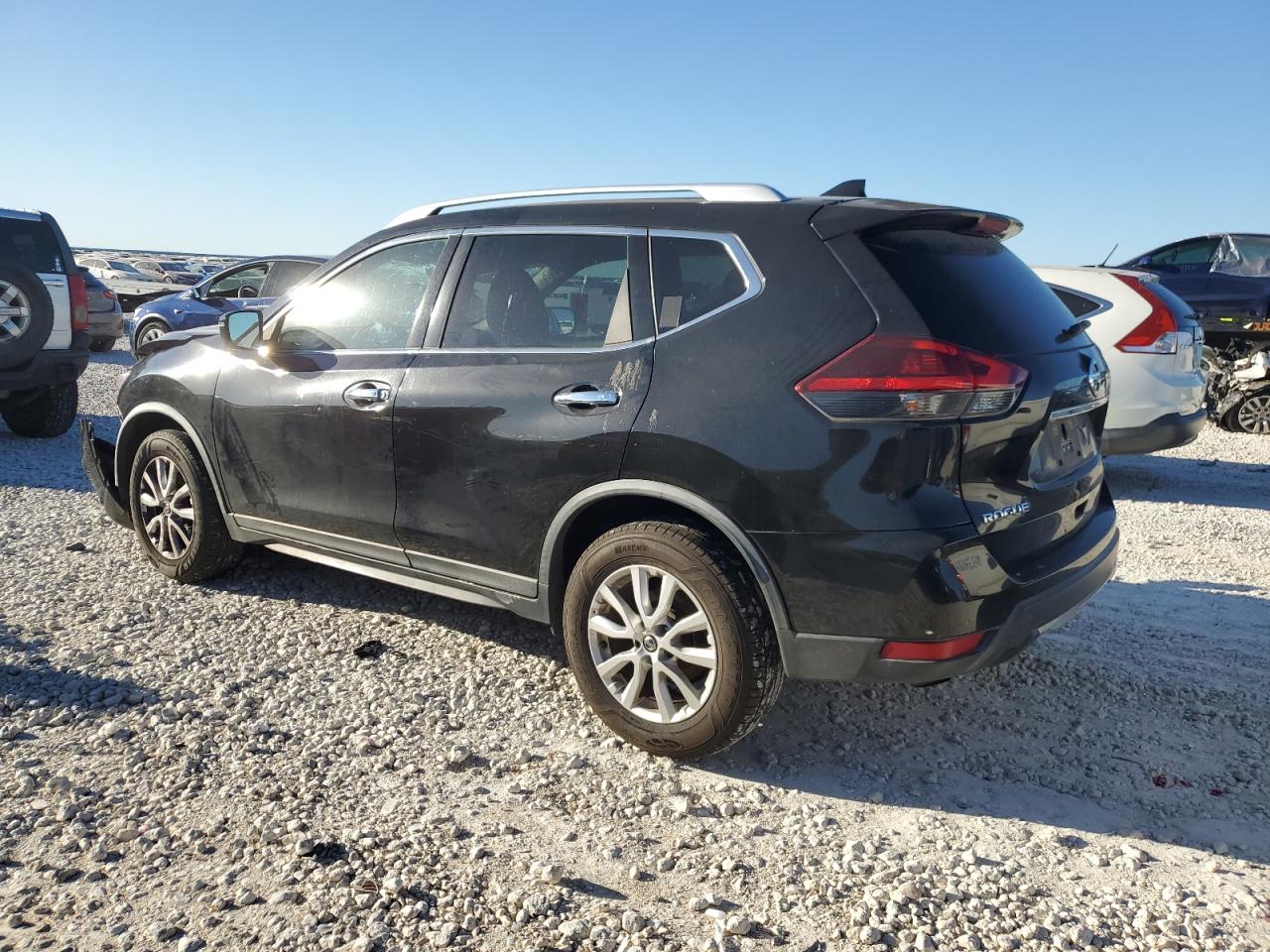 2018 Nissan Rogue - Image 2