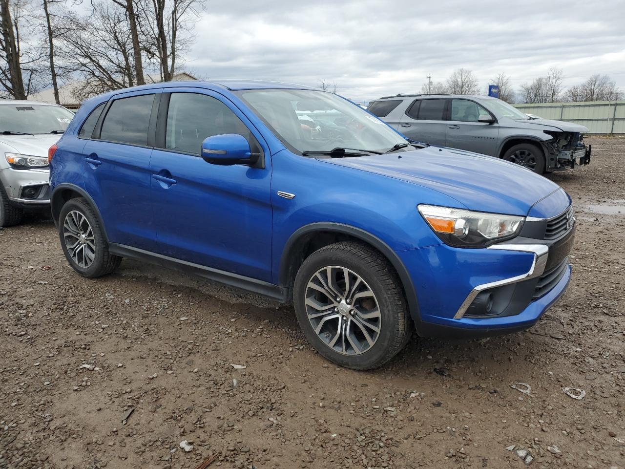 2016 Mitsubishi Outlander - Image 4