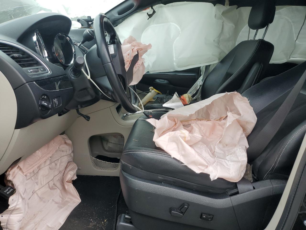 2019 Dodge Caravan - Image 7