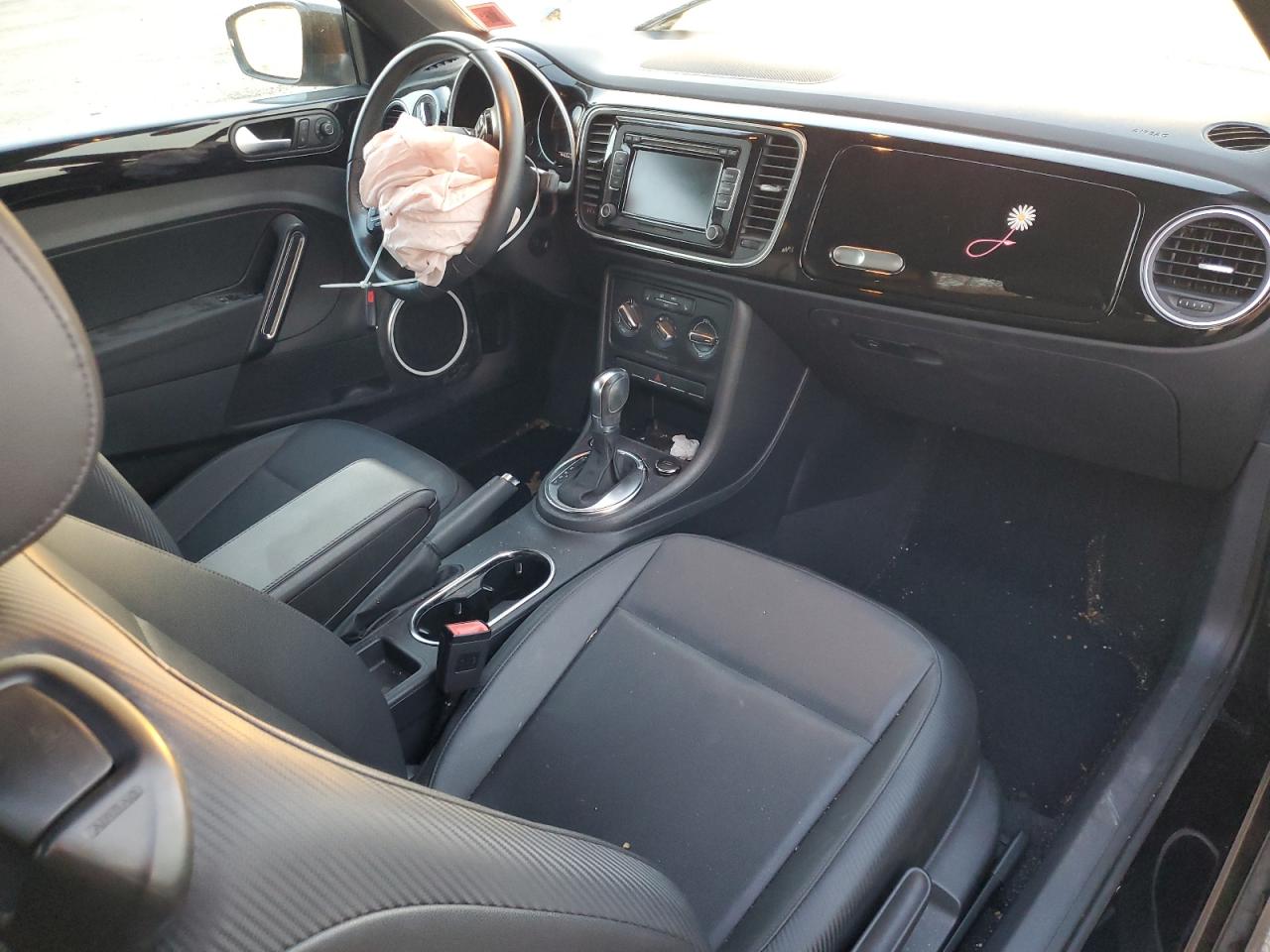 2015 Volkswagen Beetle - Image 8