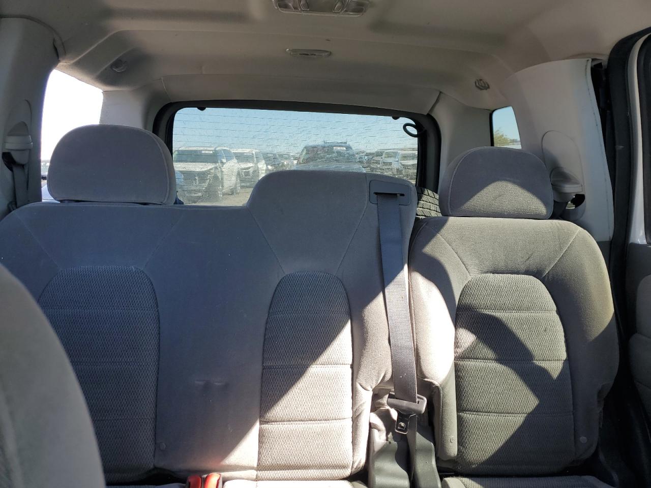 2005 Ford Explorer - Image 10