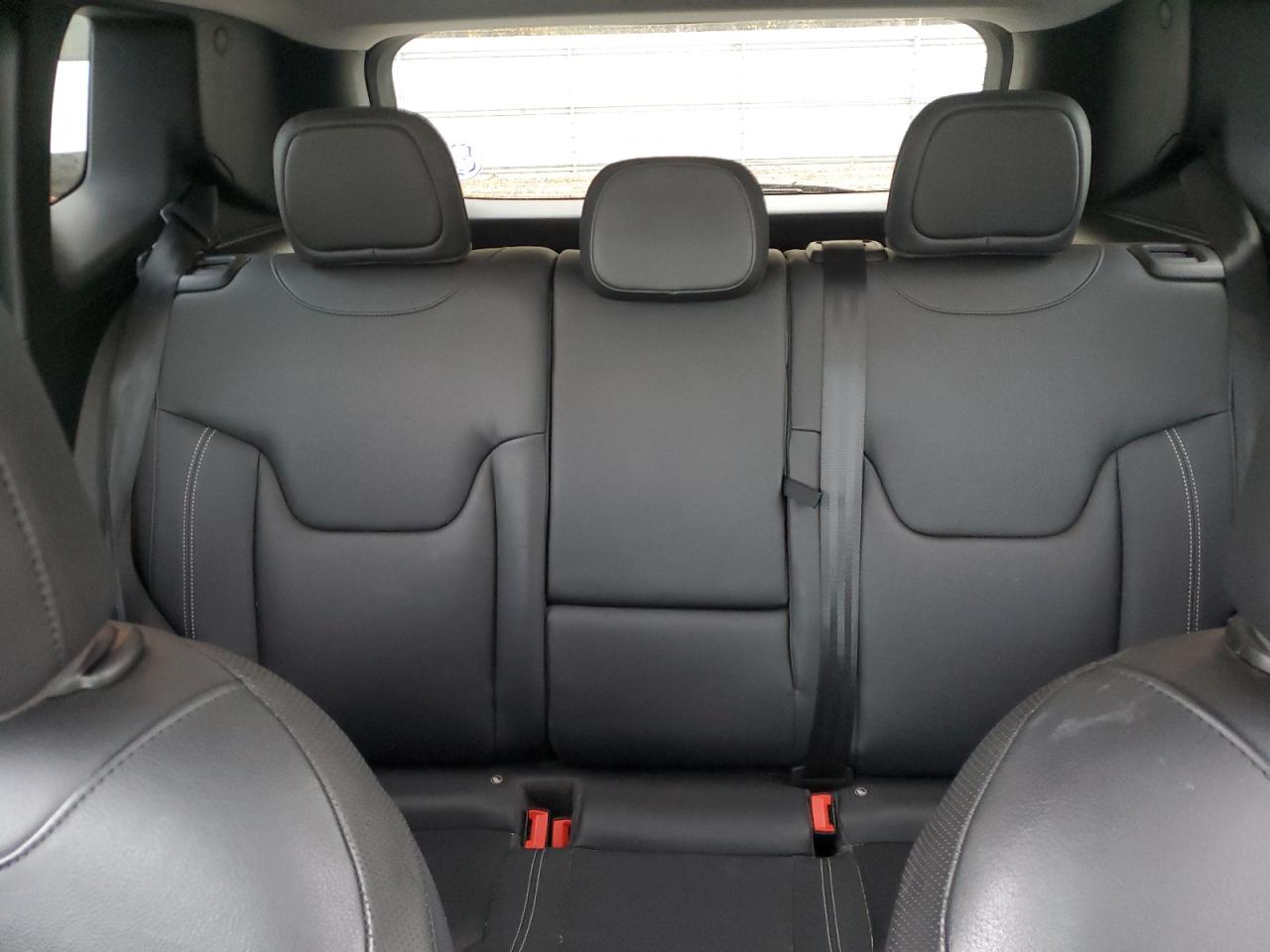 2018 Jeep Renegade - Image 10