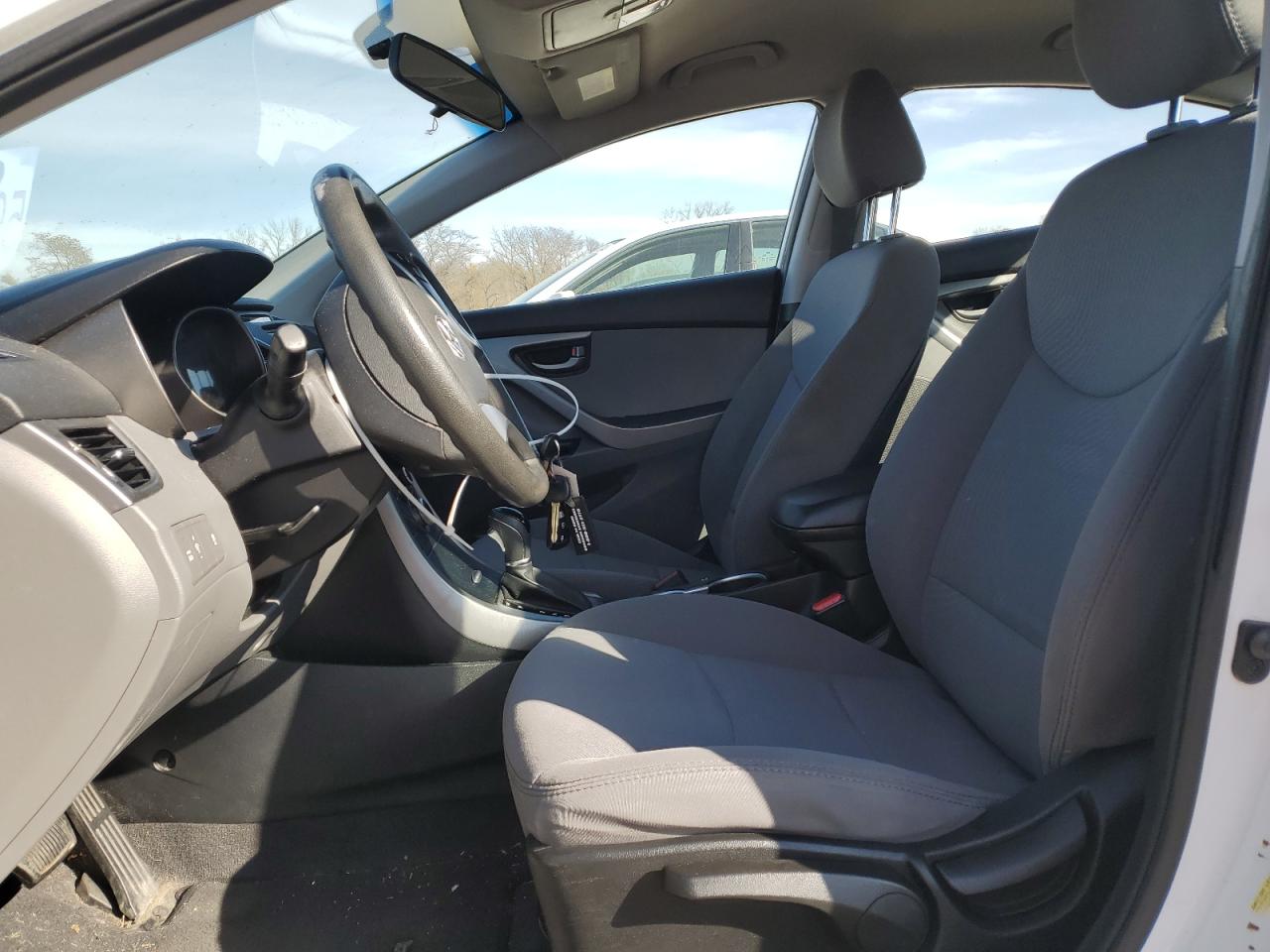 2016 Hyundai Elantra - Image 7