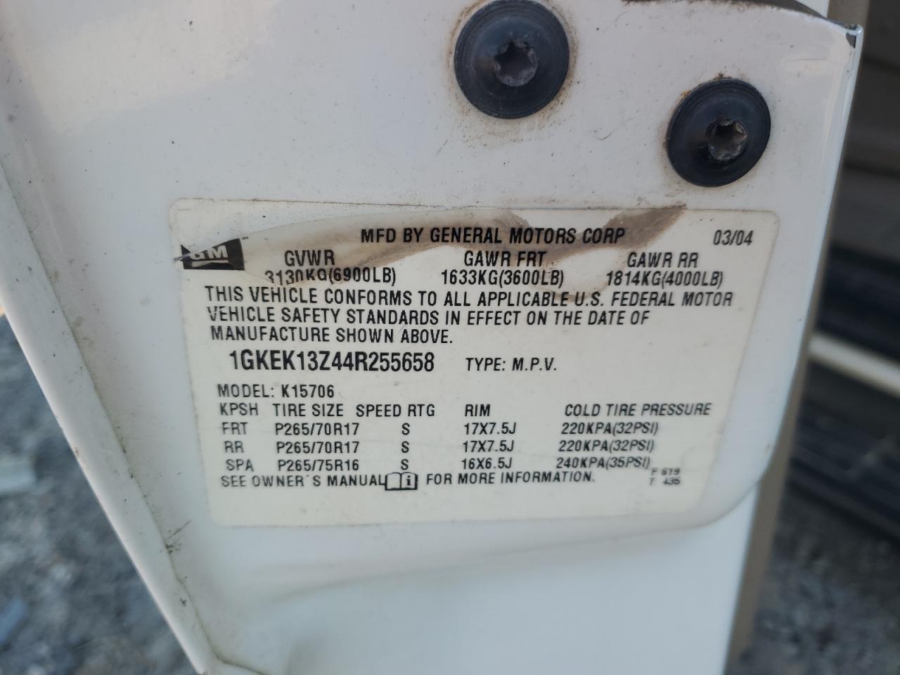 2004 GMC Yukon - Image 15