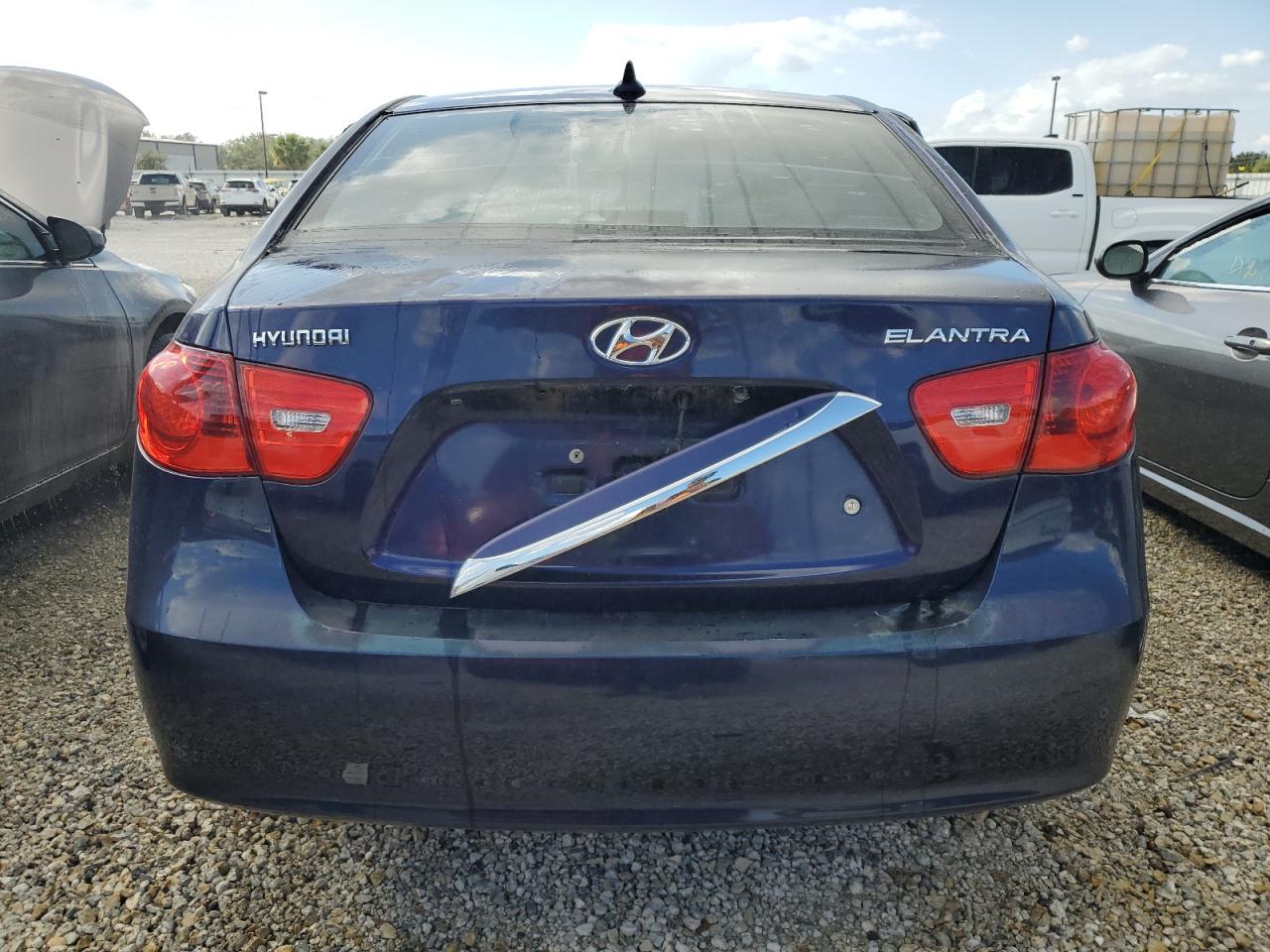 2010 Hyundai Elantra - Image 6