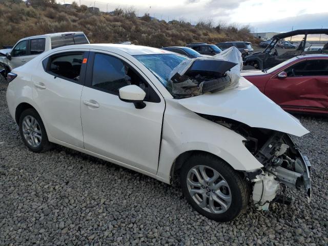  TOYOTA YARIS 2018 Biały