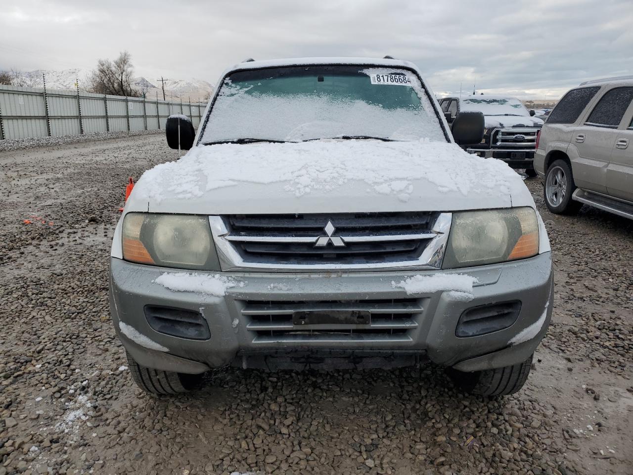 2002 Mitsubishi Montero - Image 5