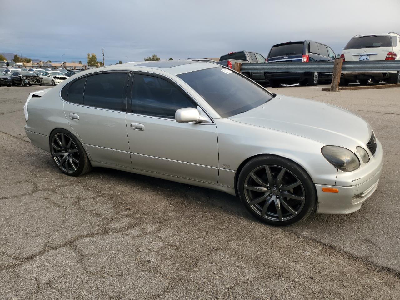 2000 Lexus GS - Image 4