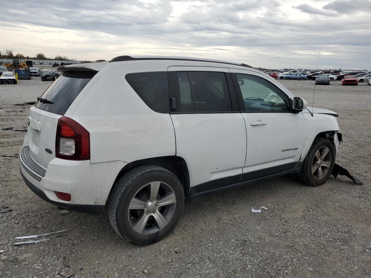 2016 Jeep Compass - Image 3