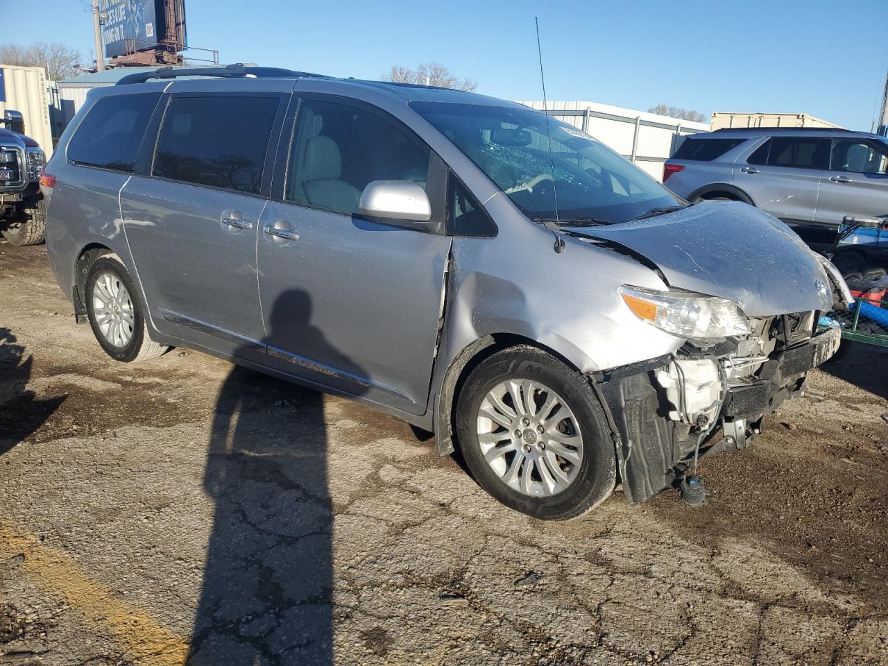 2012 Toyota Sienna - Image 4