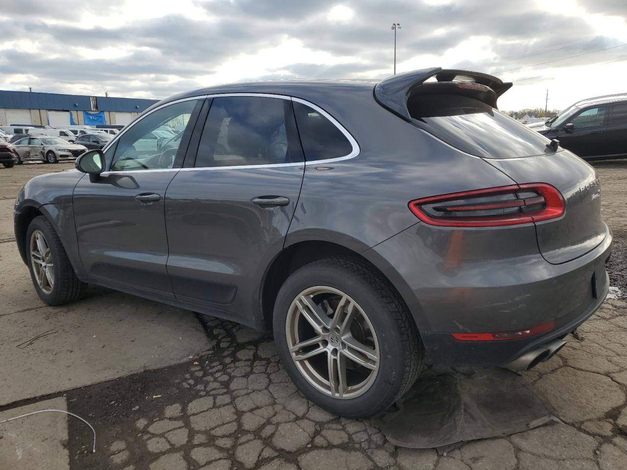 VIN WP1AB2A55GLB46079 2016 PORSCHE MACAN no.2