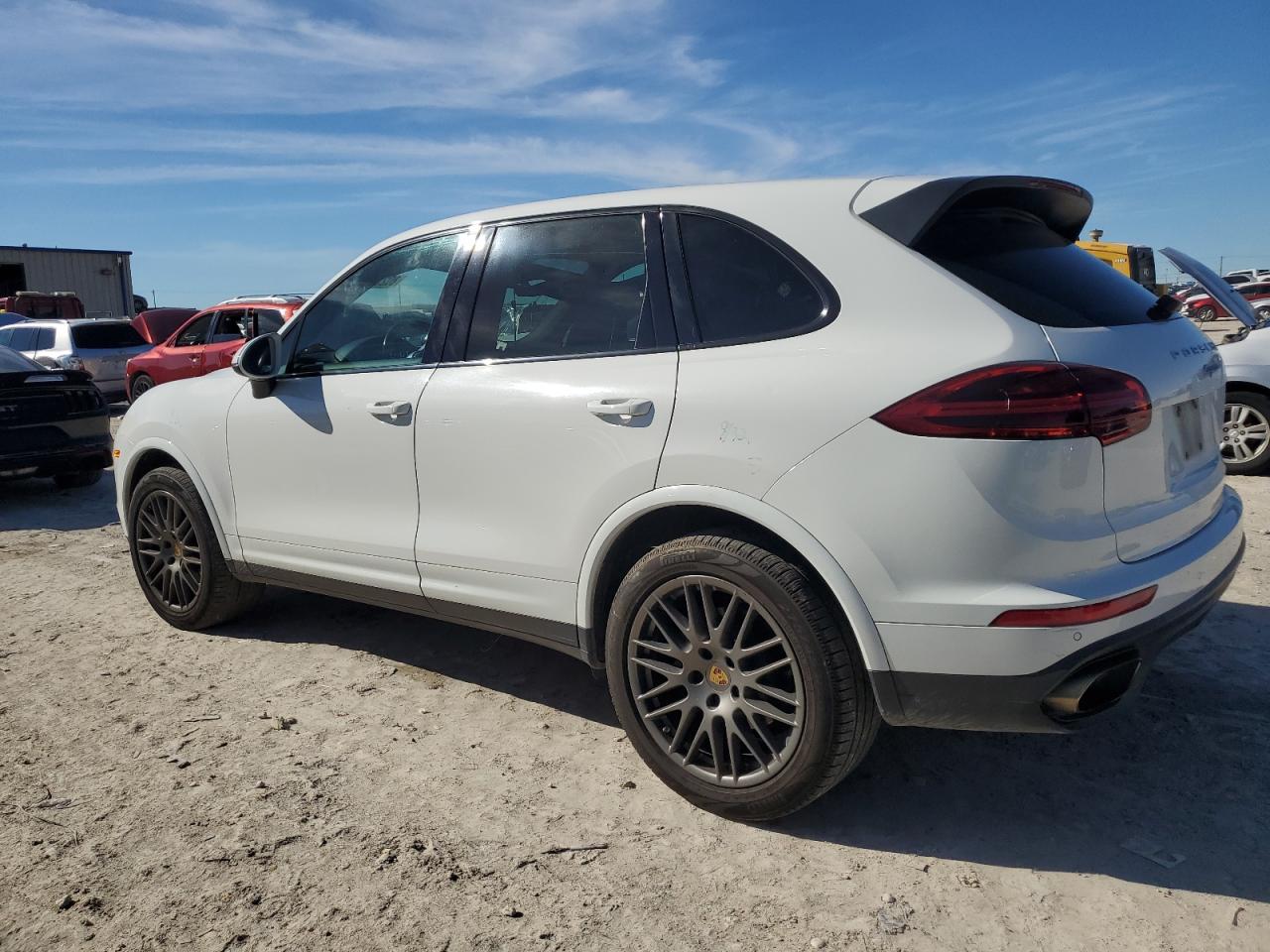 VIN WP1AA2A28HKA89831 2017 PORSCHE CAYENNE no.2