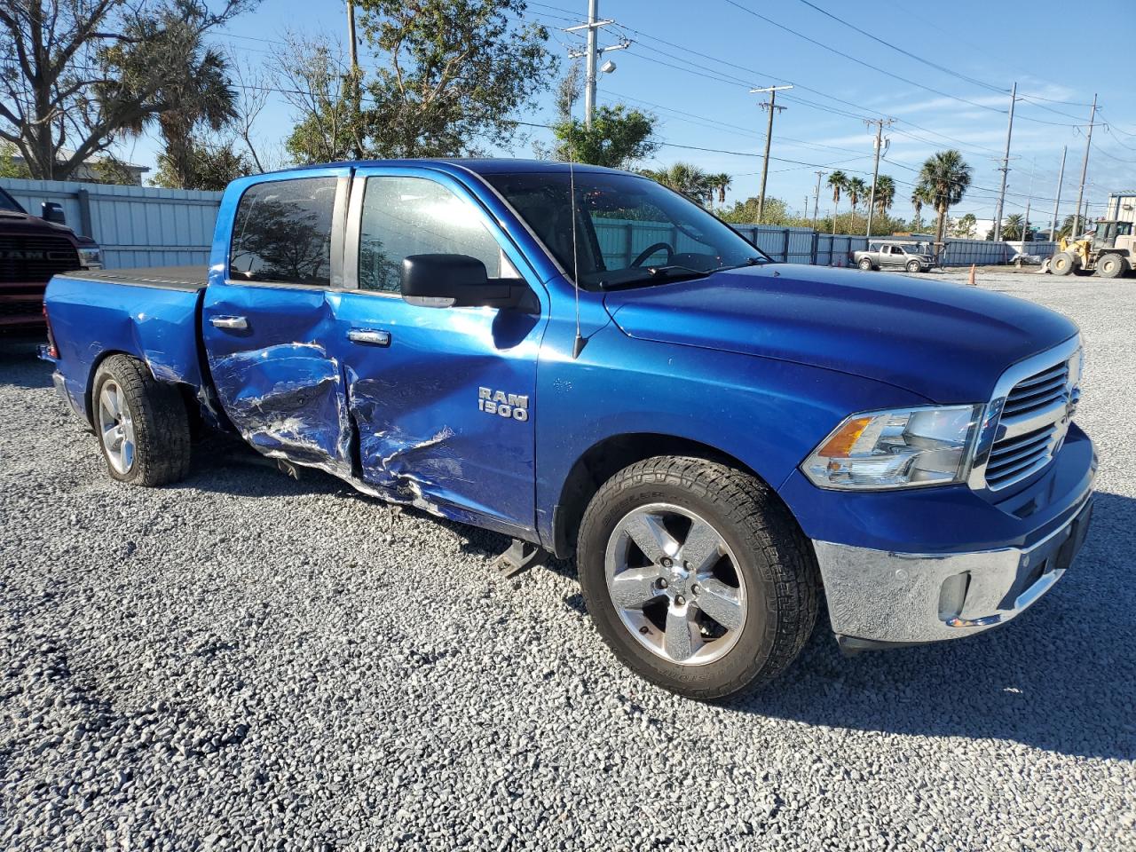 2016 RAM 1500 - Image 4