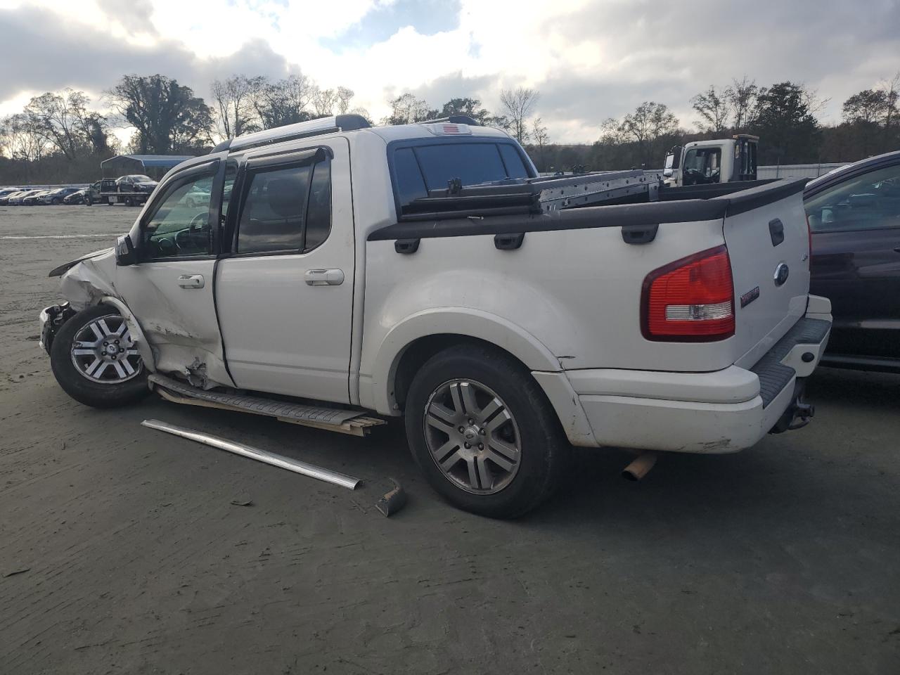 2008 Ford Explorer - Image 2