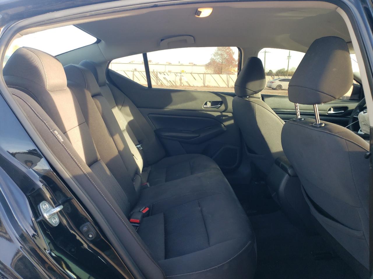 2020 Nissan Altima - Image 10