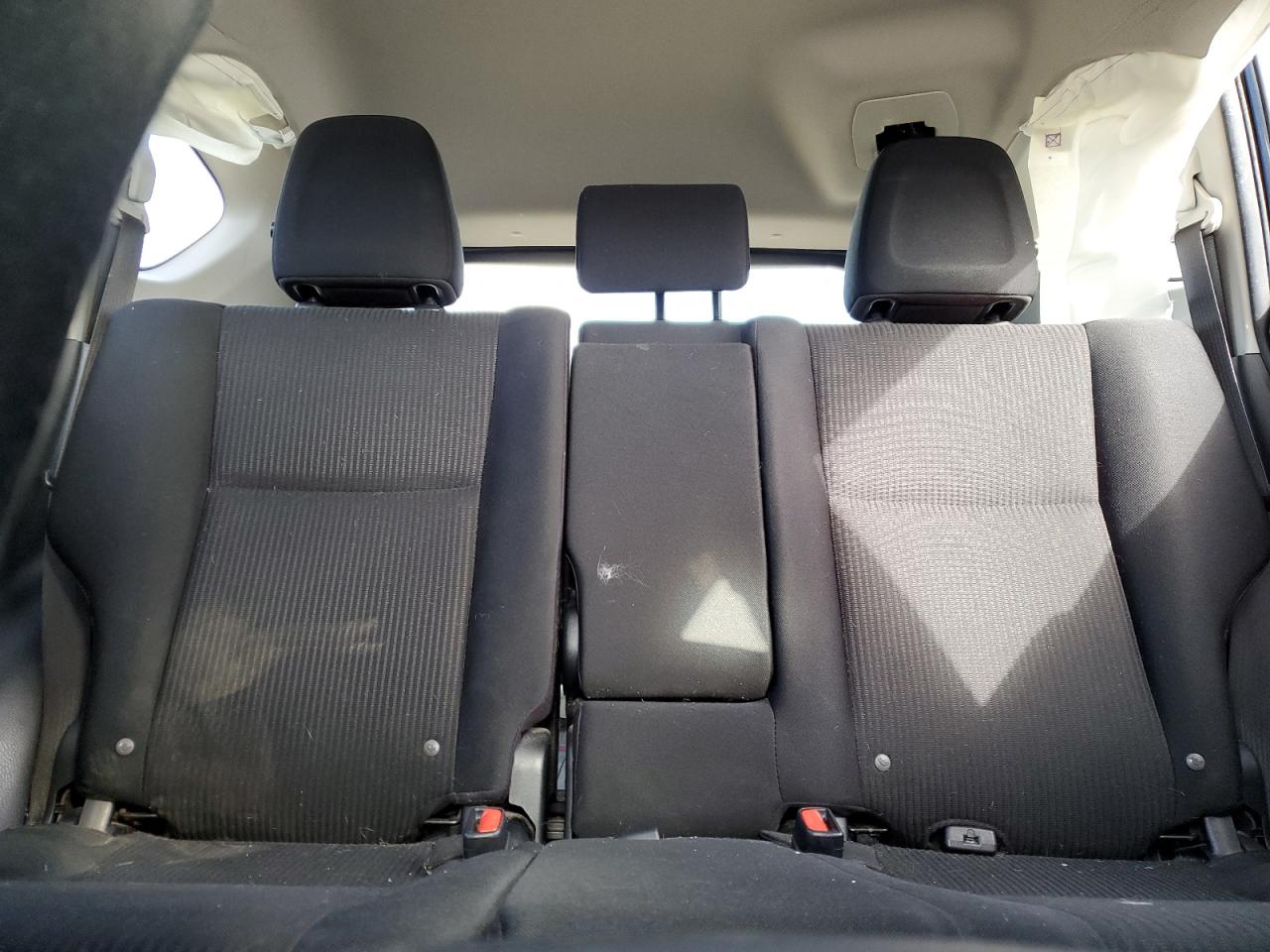 2017 Toyota RAV 4 - Image 10