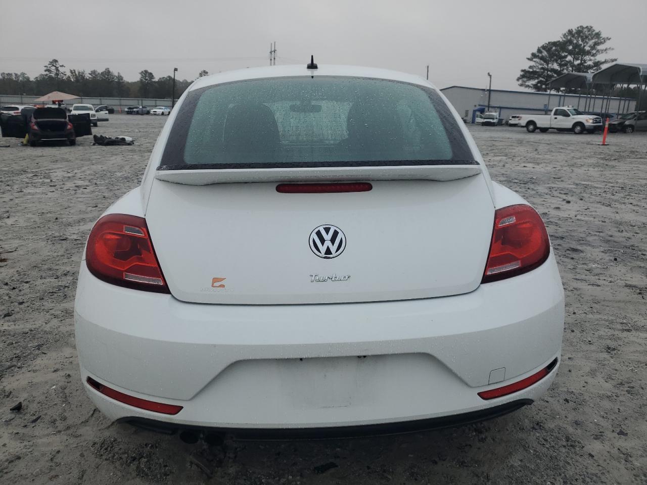 2017 Volkswagen Beetle - Image 6