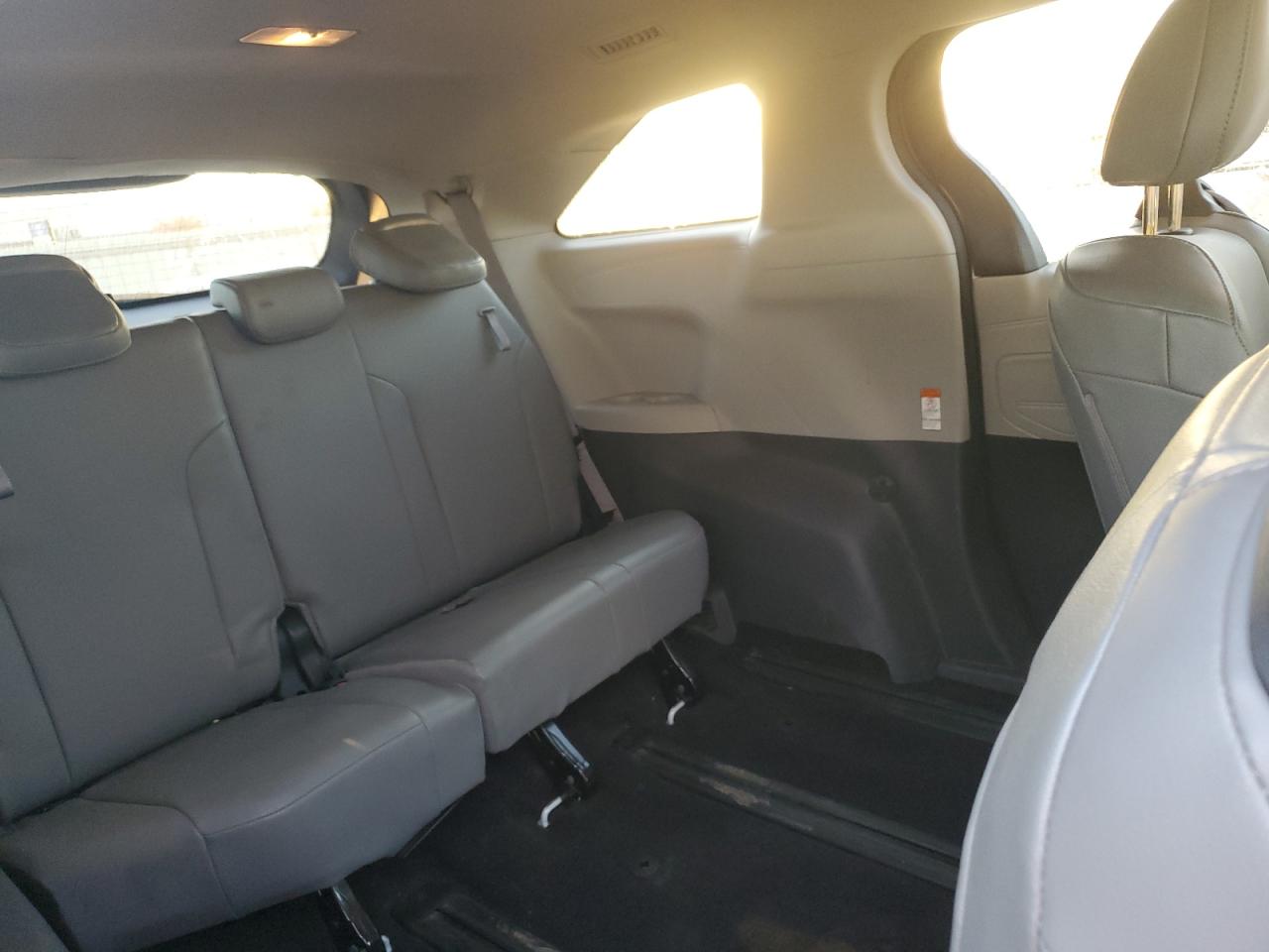 2021 Toyota Sienna - Image 11