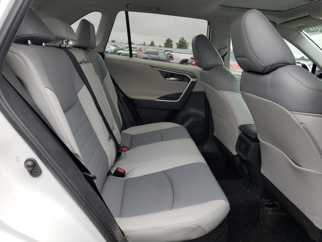 2020 Toyota RAV 4 - Image 11
