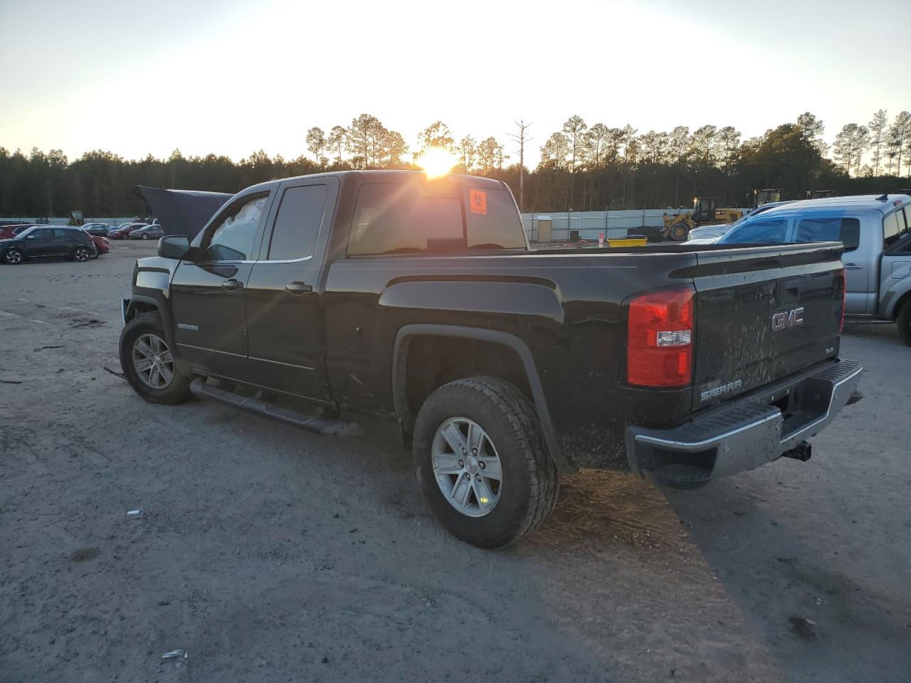 2017 GMC Sierra - Image 2