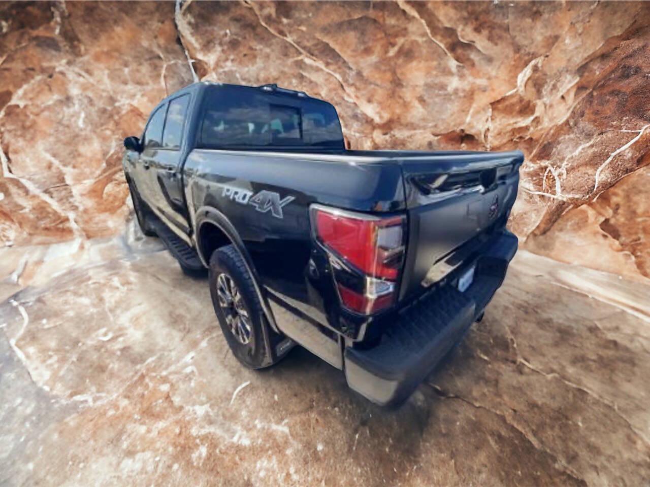 2024 Nissan Titan - Image 7