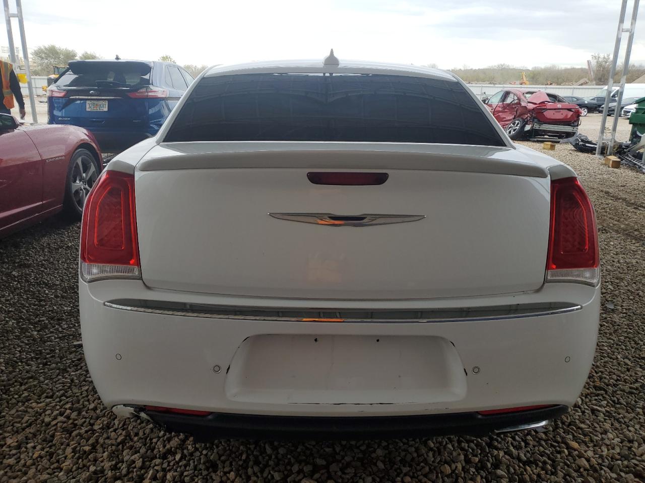 VIN 2C3CCAET8FH829999 2015 CHRYSLER 300 no.6