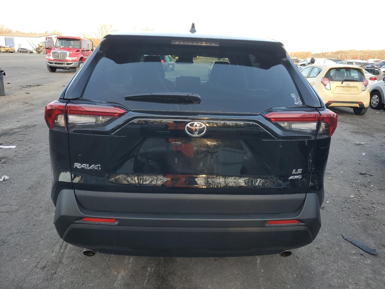 2023 Toyota RAV 4 - Image 6