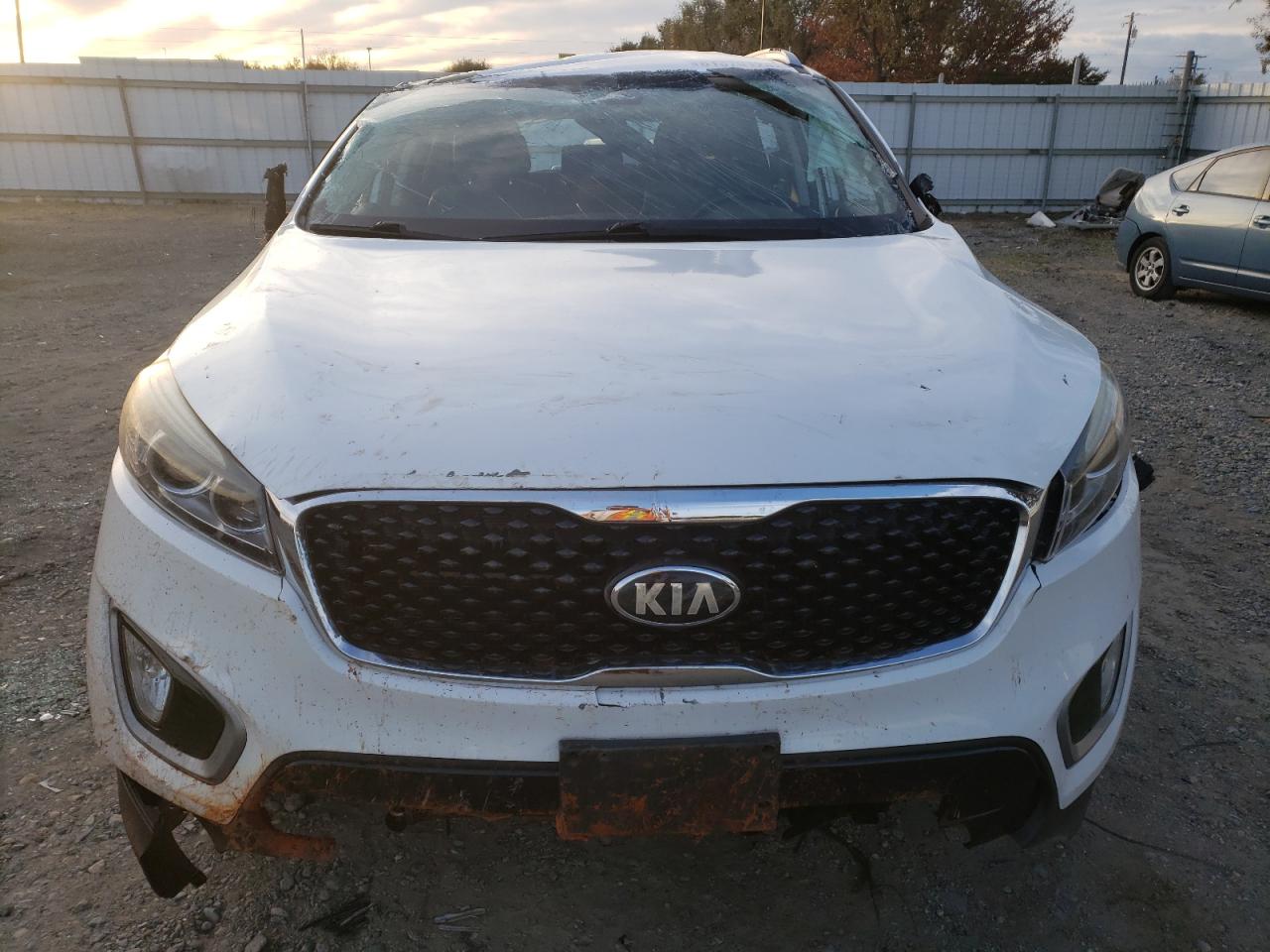 2017 Kia Sorento - Image 5