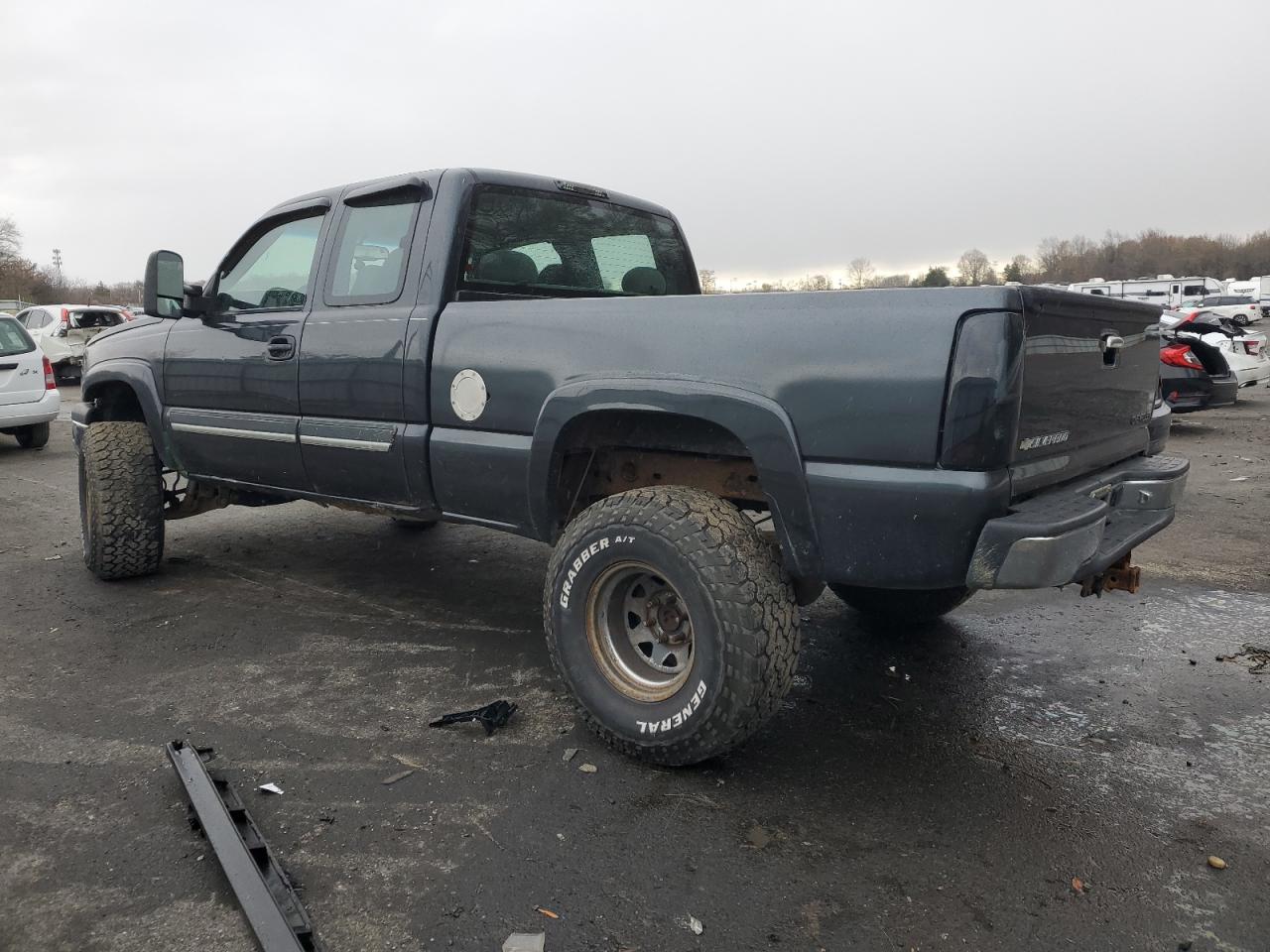 2003 Chevrolet Silverado - Image 2