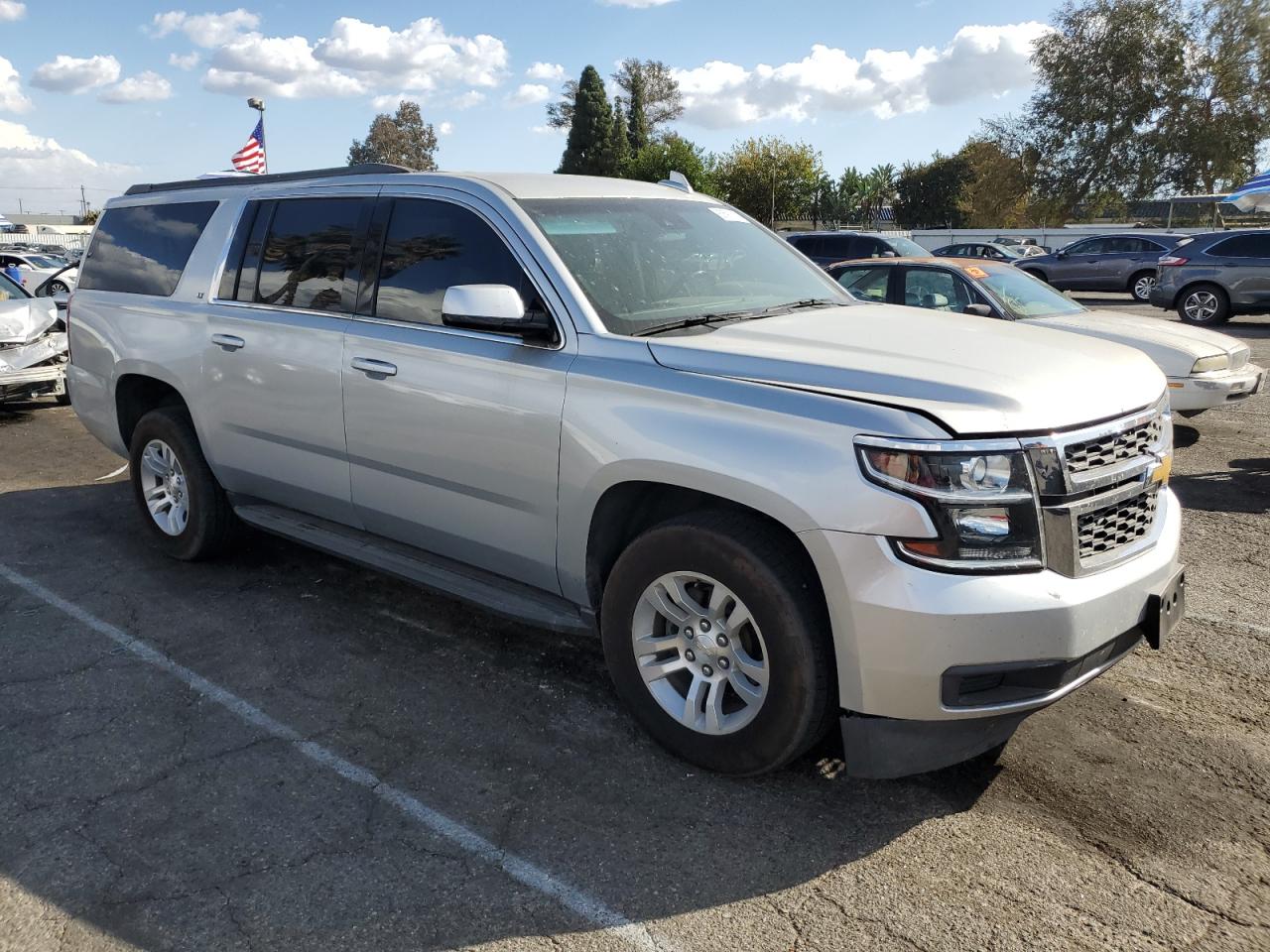 VIN 1GNSCHKC8KR206470 2019 CHEVROLET SUBURBAN no.4