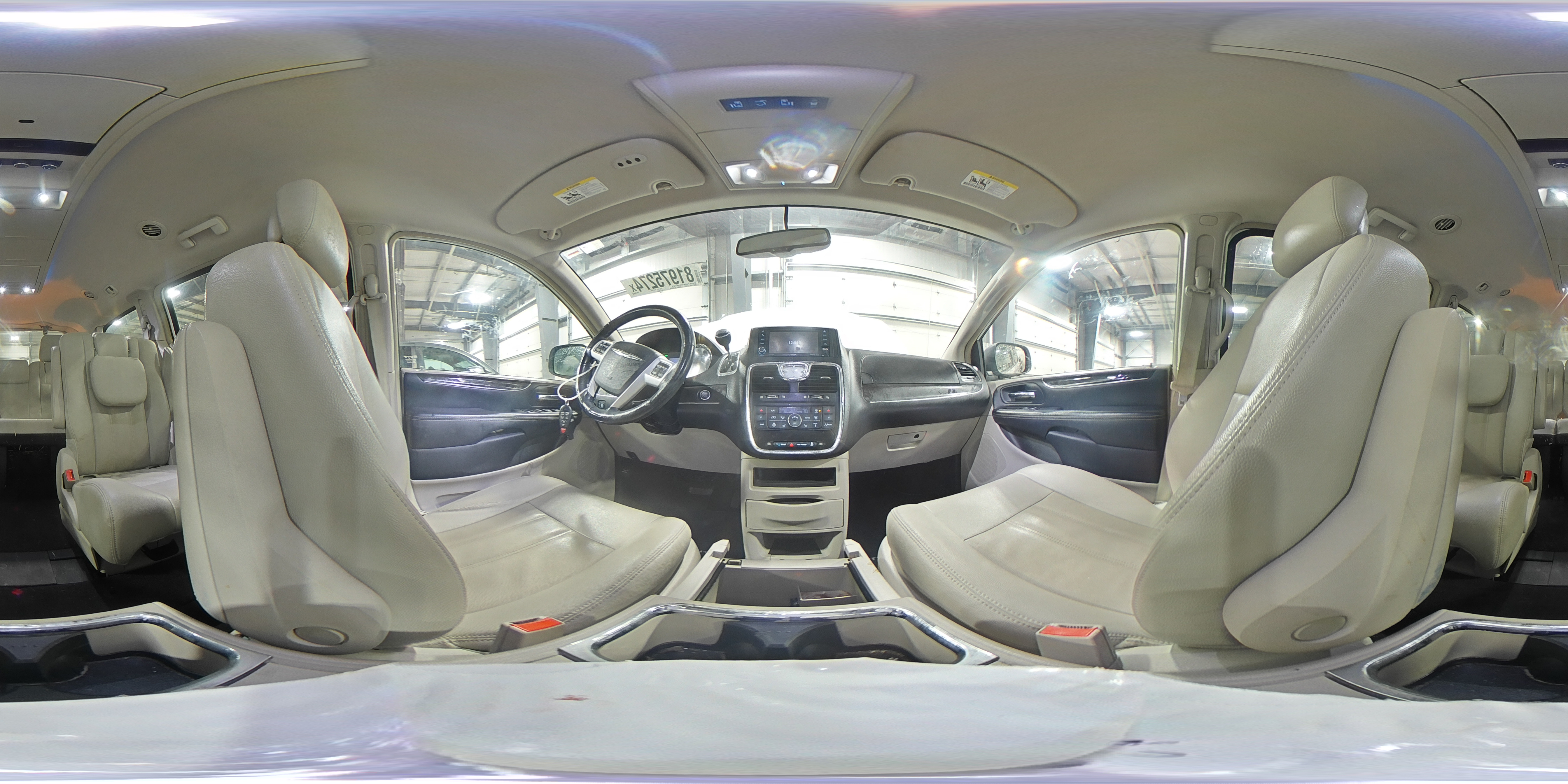 2016 Chrysler Town & Country - Image 15