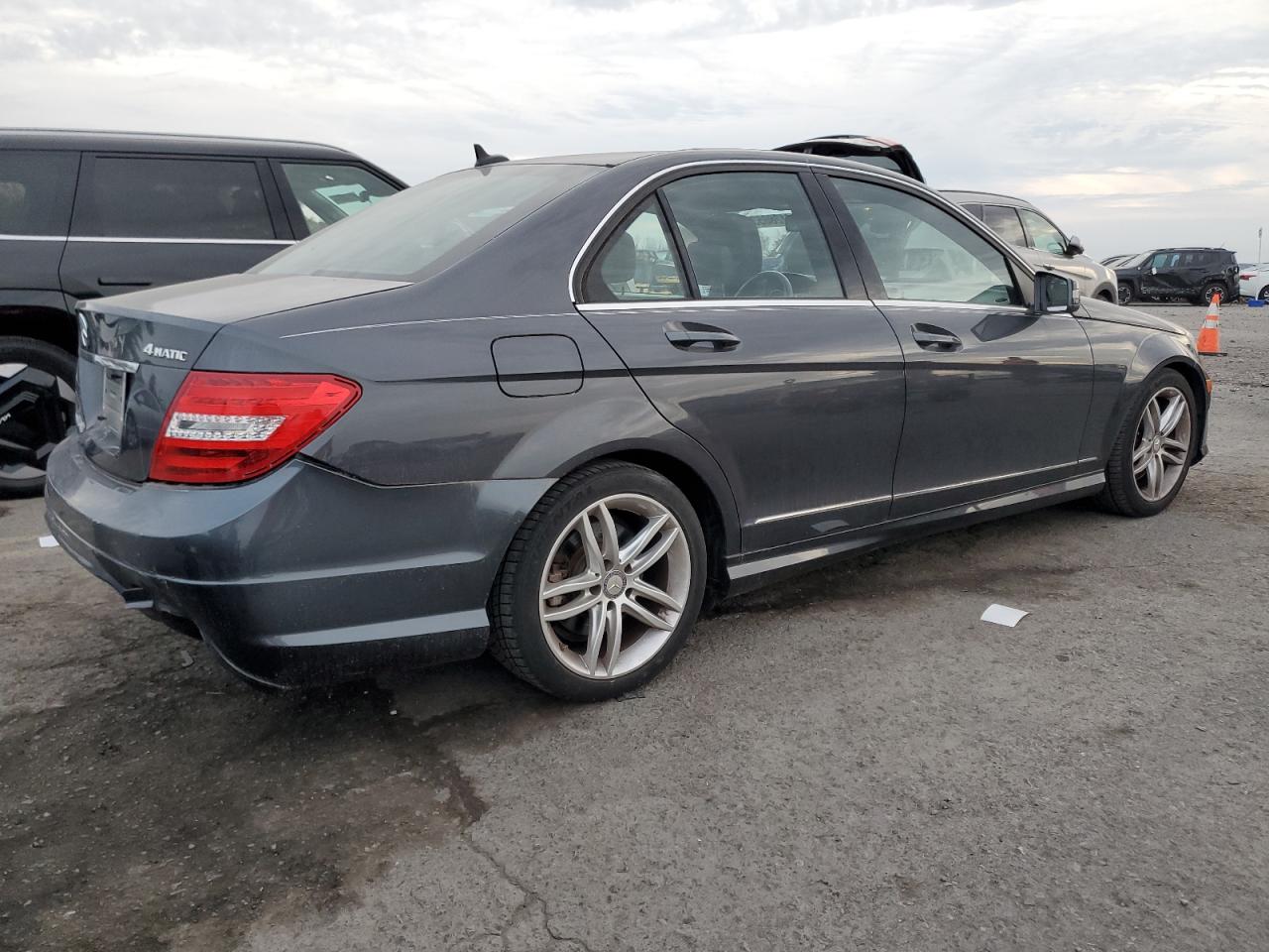 VIN WDDGF8AB5DR253396 2013 MERCEDES-BENZ C-CLASS no.3