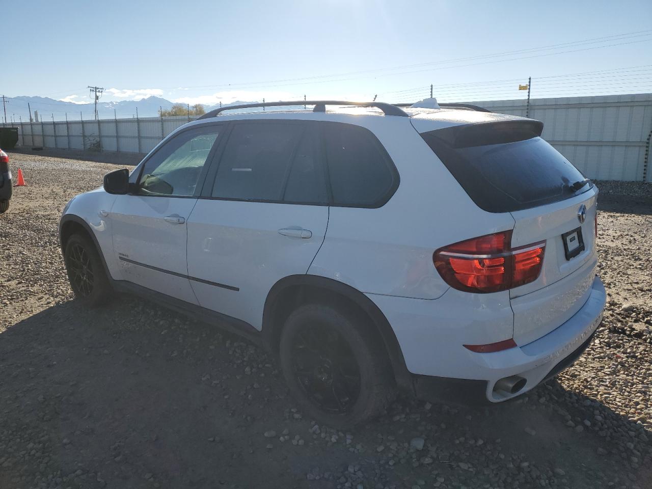 VIN 5UXZV4C55D0B22710 2013 BMW X5 no.2