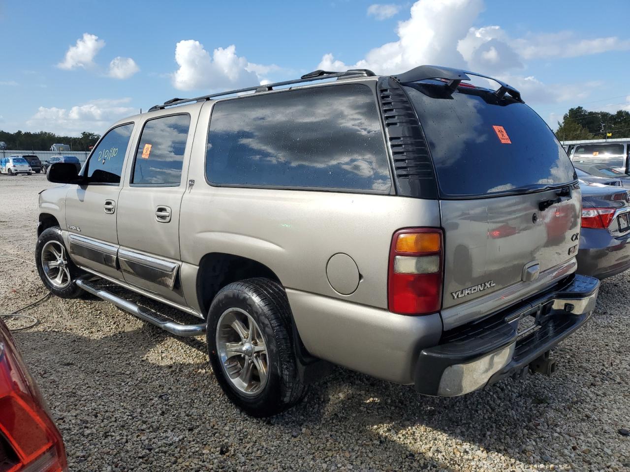2003 GMC Yukon - Image 2