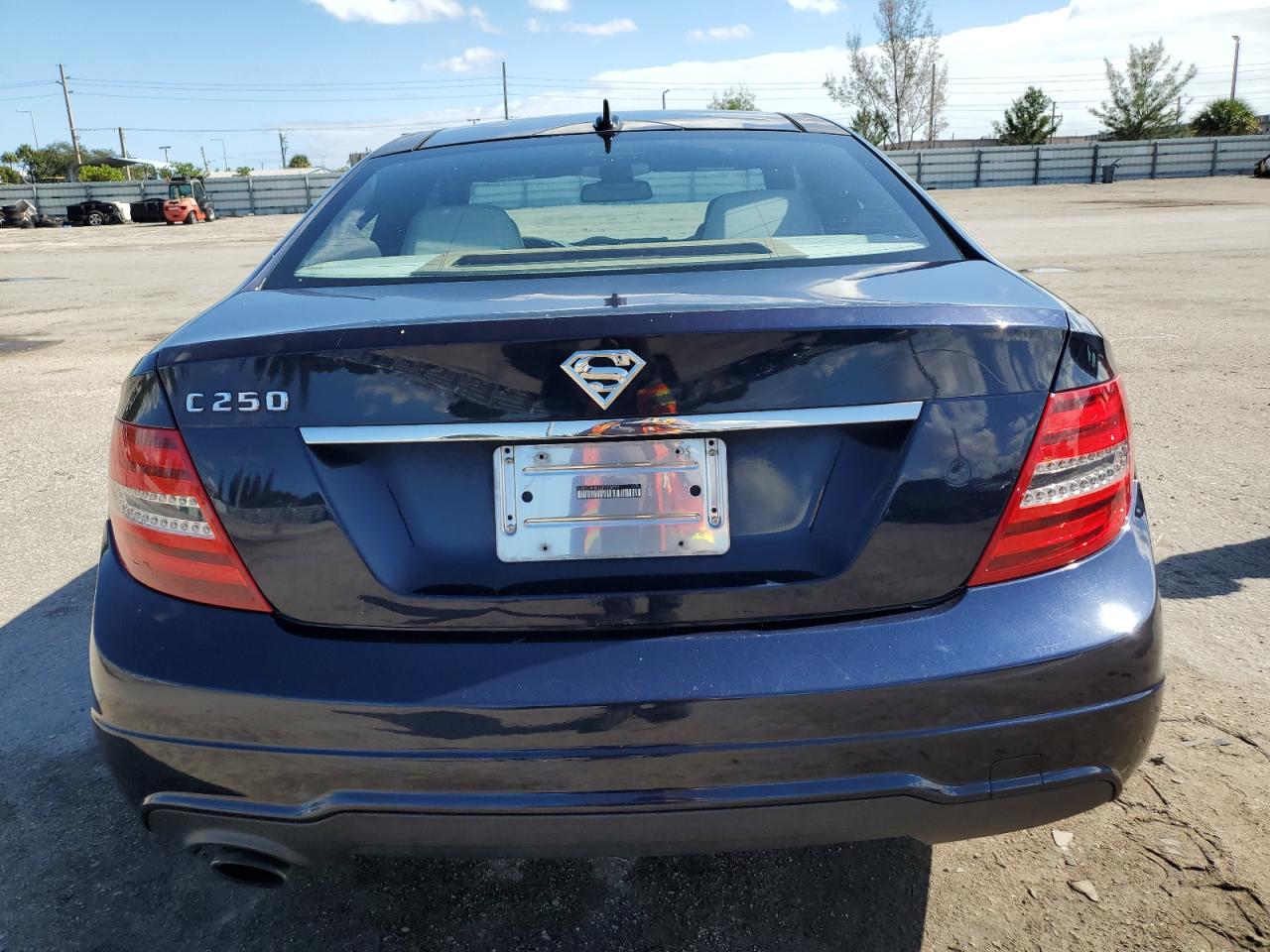 2012 Mercedes-Benz C 250 VIN: WDDGJ4HB1CF753777 Lot: 80261504