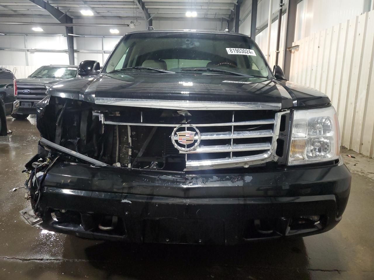 2005 Cadillac Escalade - Image 5