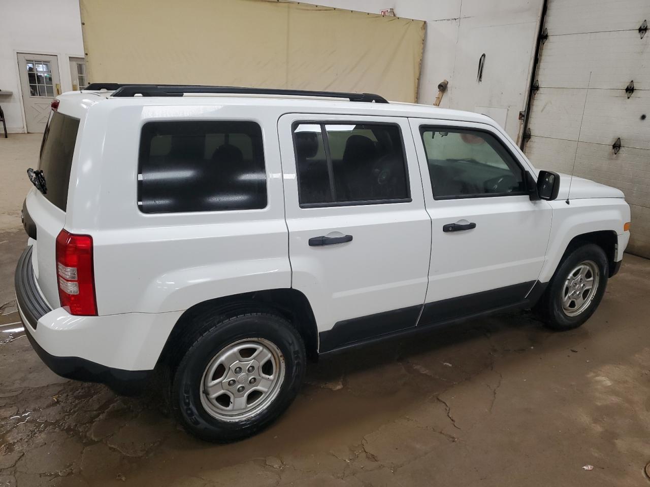 VIN 1C4NJPBB7FD438445 2015 JEEP PATRIOT no.3