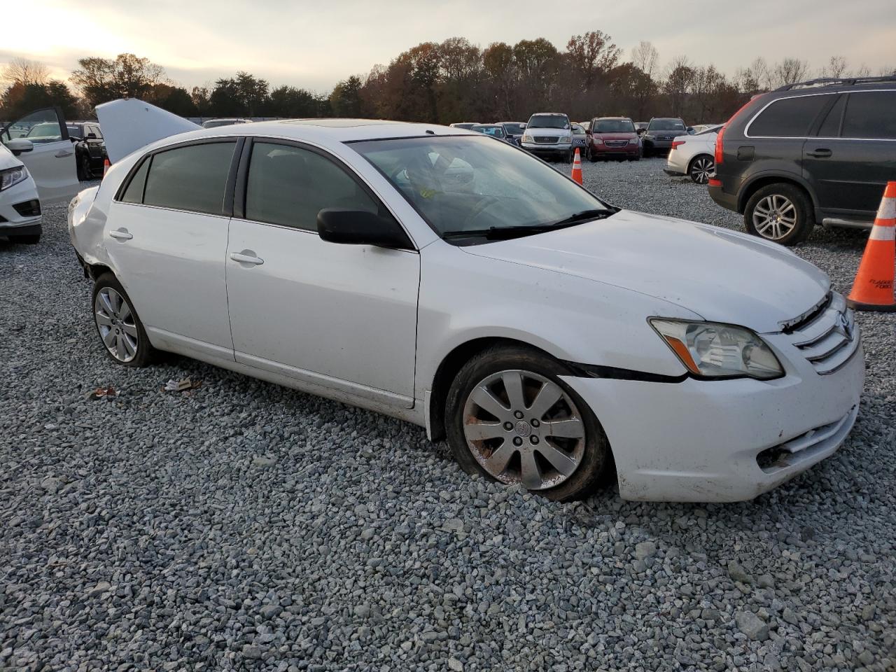 2006 Toyota Avalon - Image 4