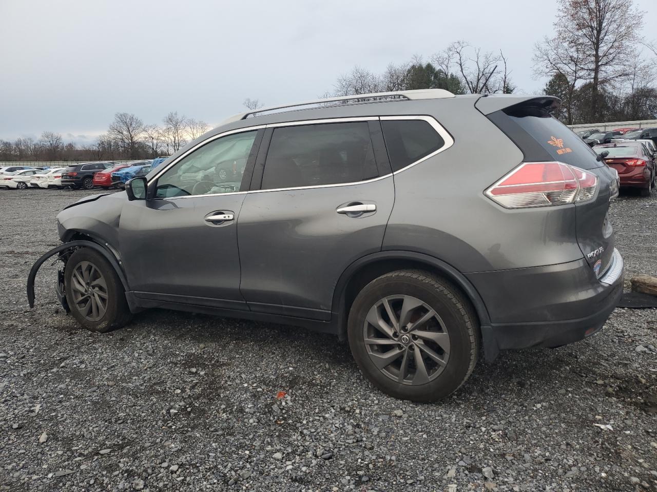 2016 Nissan Rogue - Image 2