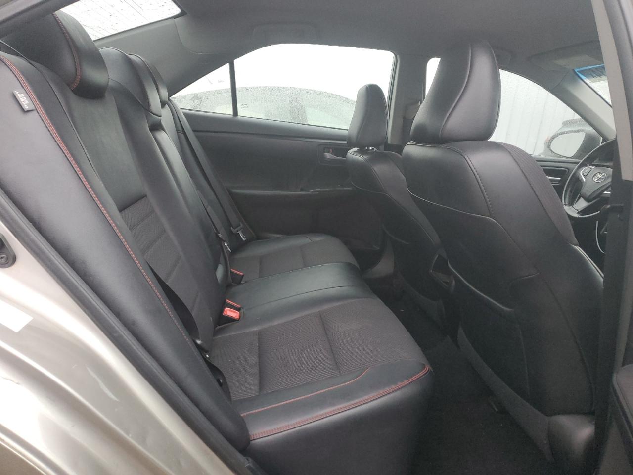 2016 Toyota Camry - Image 10