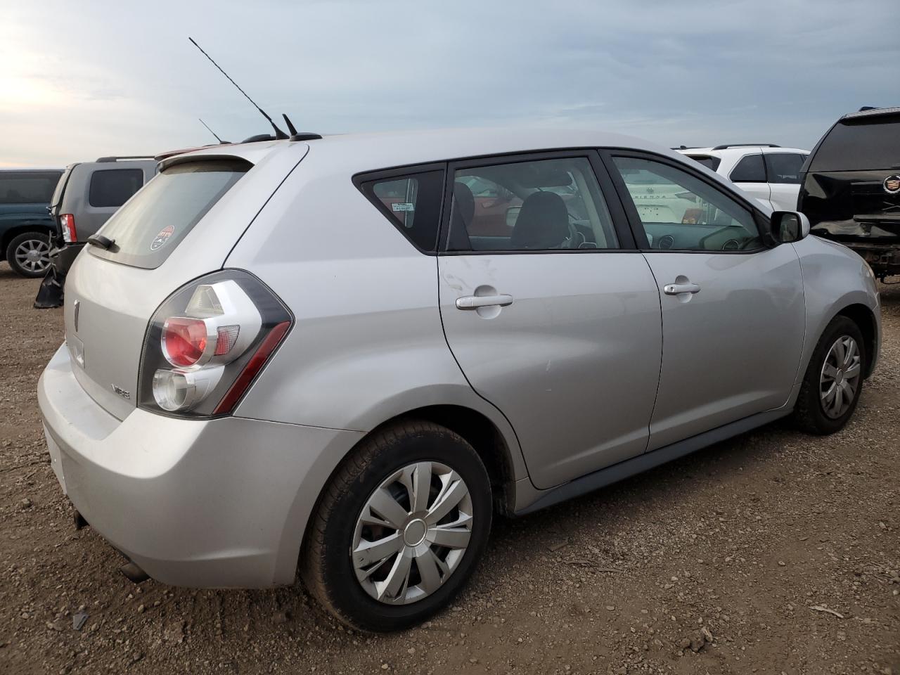 2010 Pontiac Vibe - Image 3