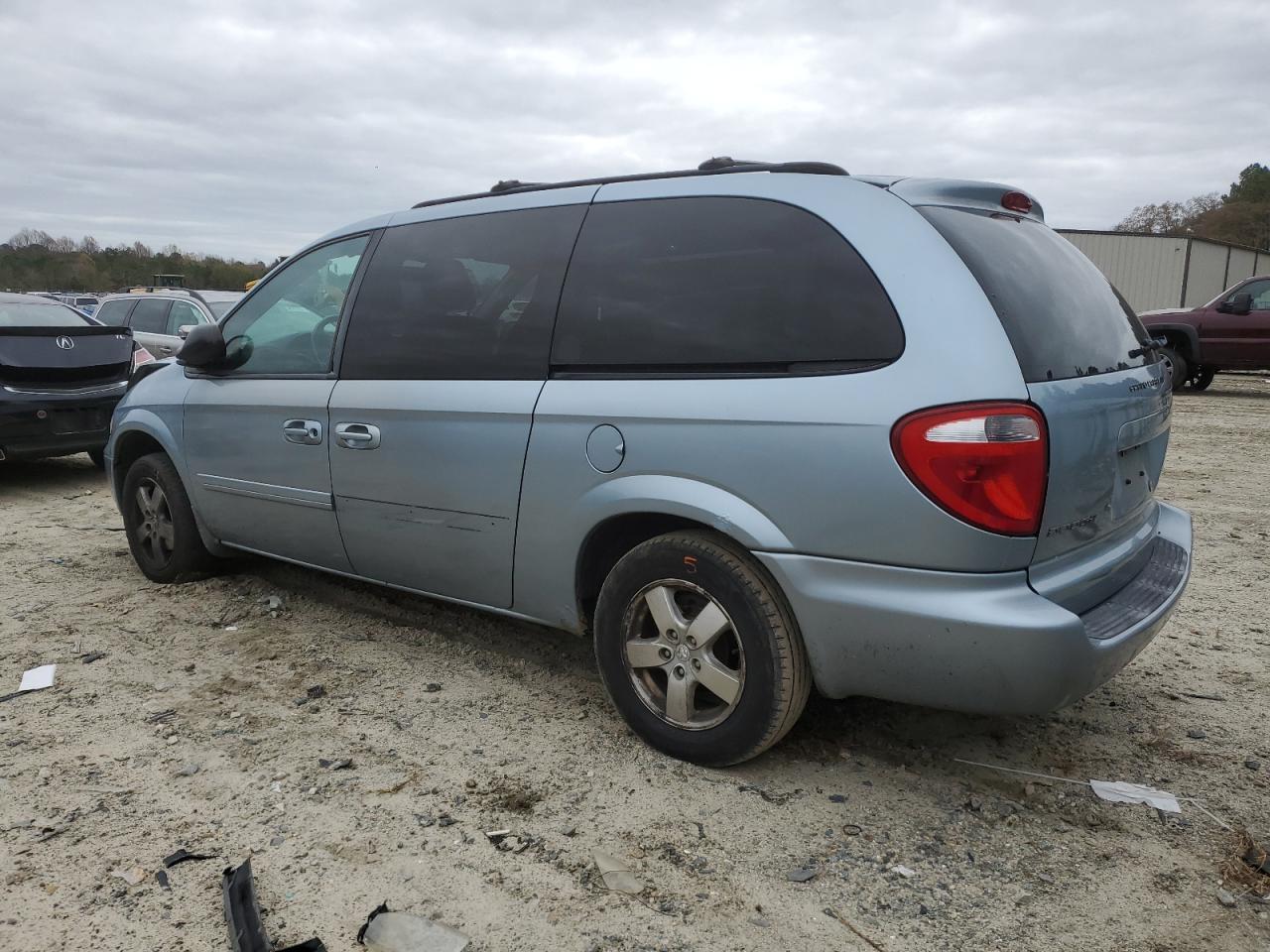 2006 Dodge Caravan - Image 2