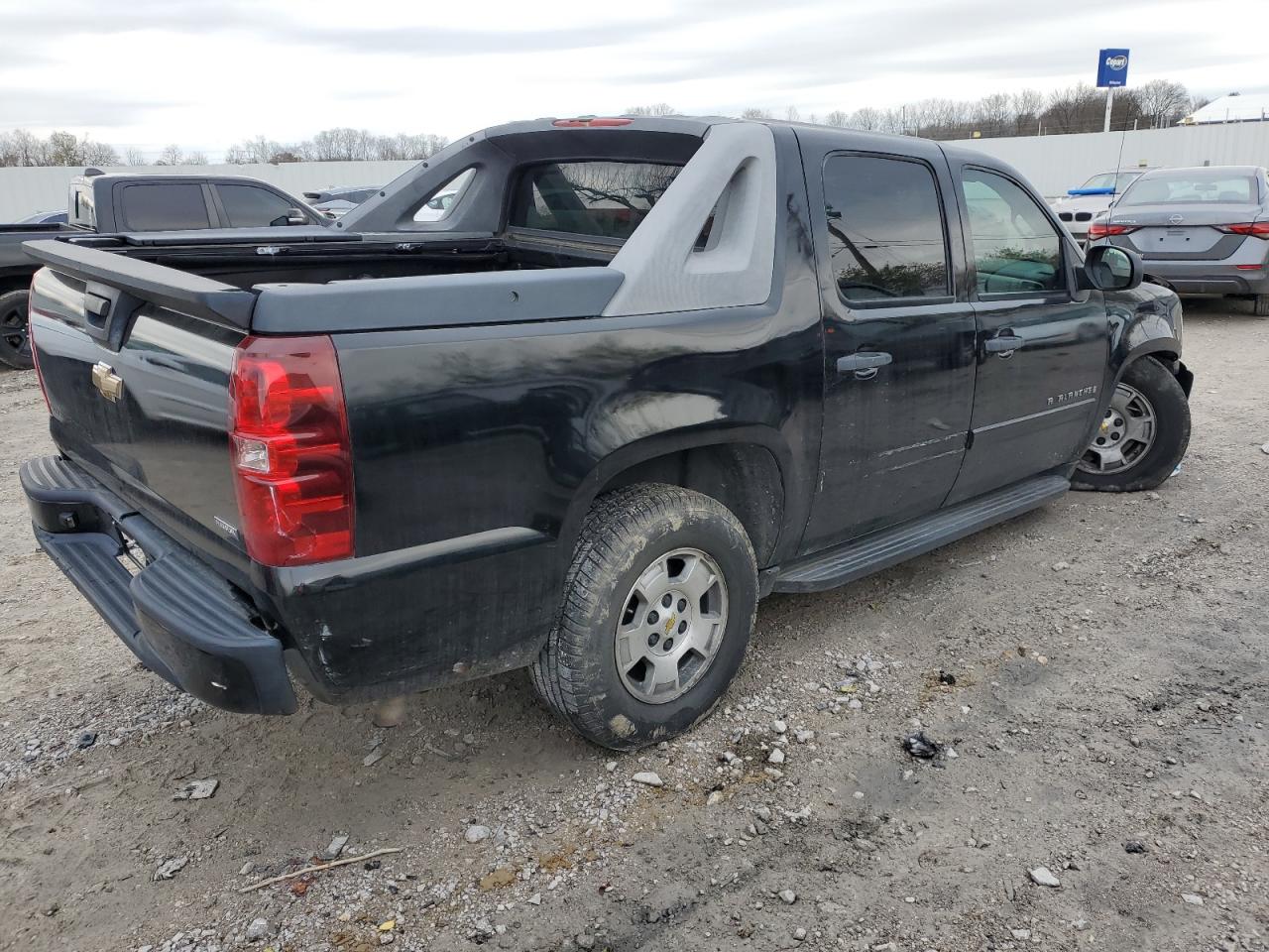2007 Chevrolet Avalanche - Image 3